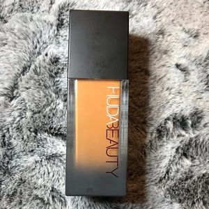 Huda beauty foundation